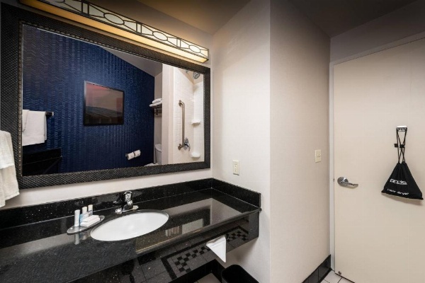 Fairfield Inn & Suites by Marriott New Bedford image 15